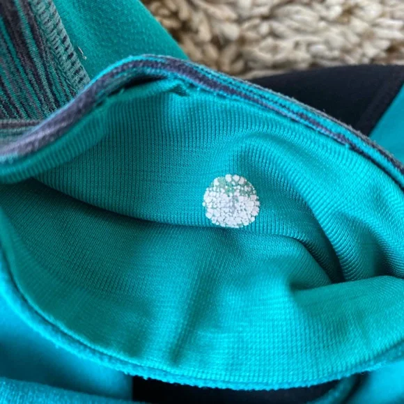 Lululemon Black Groove Yoga Pants size 4 - Picture 3 of 3